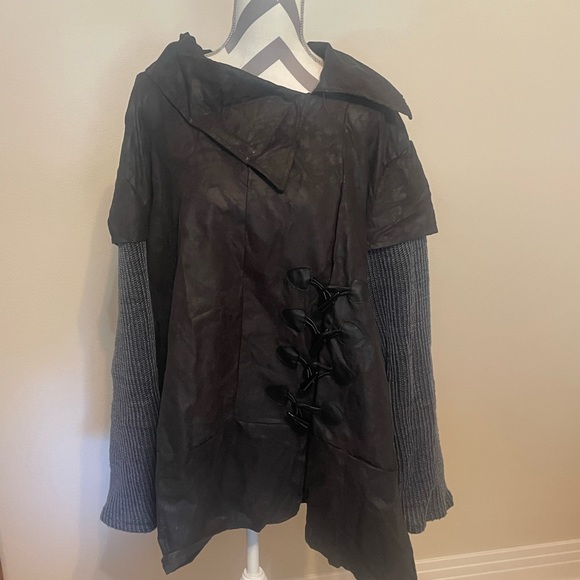 Warrior Cloak and Tunic Shirt Adult Costume - One size fits most - Picture 4 of 4